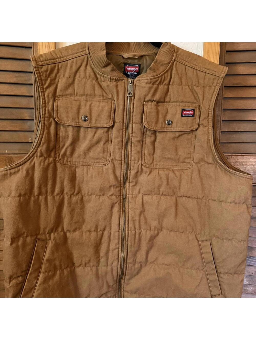 Wrangler quilted stitch brown puffer work vest